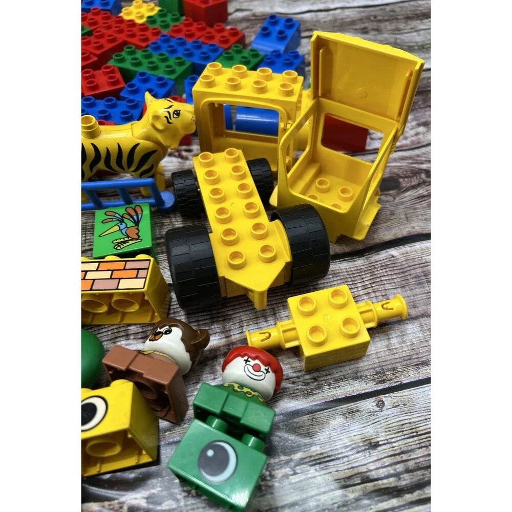 Lot of 161 Lego Duplo Pieces to Build a Circus W/ Vintage Minifigs, Tiger